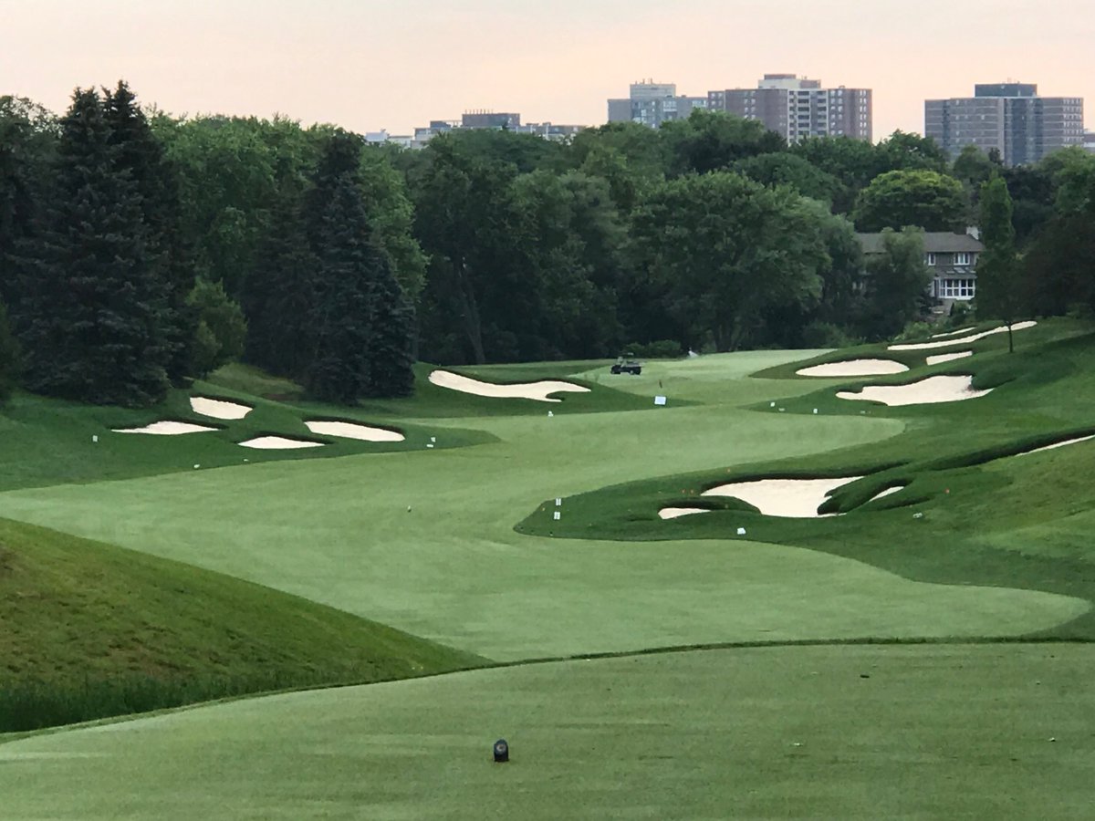 The crew from KCM Construction who created the edge detail for the new bunkers. Installing the last burlap bag. 15,000 burlap bags filled by hand during the renovation of 104 bunkers. An amazing group, can’t thank them enough! ⁦@IanAndrewGolf⁩ ⁦<a href="/DanielSmith_BBB/">Daniel G Smith</a>⁩