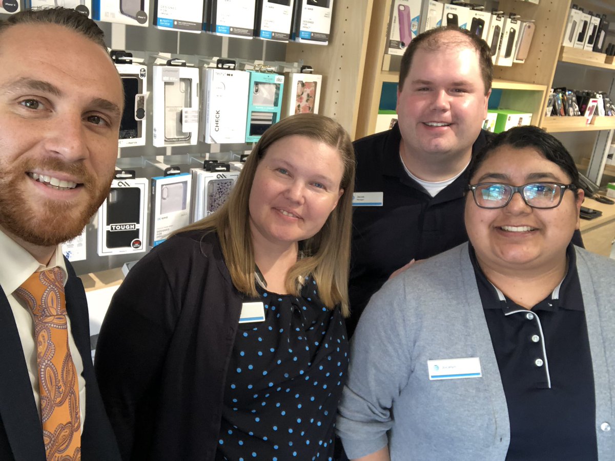 ProTechAndrew's tweet photo. Jacob & @daleyd1216 always great seeing you both. Thank you for improving the #BundleMix. Now they are making %Protected and #SimpleSetup their mission. #ProTech @DaveReed71 @joe_boxer44 @TomMonahan10 #connectedandprotected @CR_ProTech @ProTechCalle https://t.co/d2AdH5gRhX
