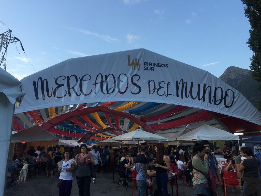 Donostilandia's tweet photo. CONCIERTOS SALLENT
Escenario Sallent de Gállego #MercadosdelMundo #MoonlightBenjamin https://t.co/uQAE59NEsN