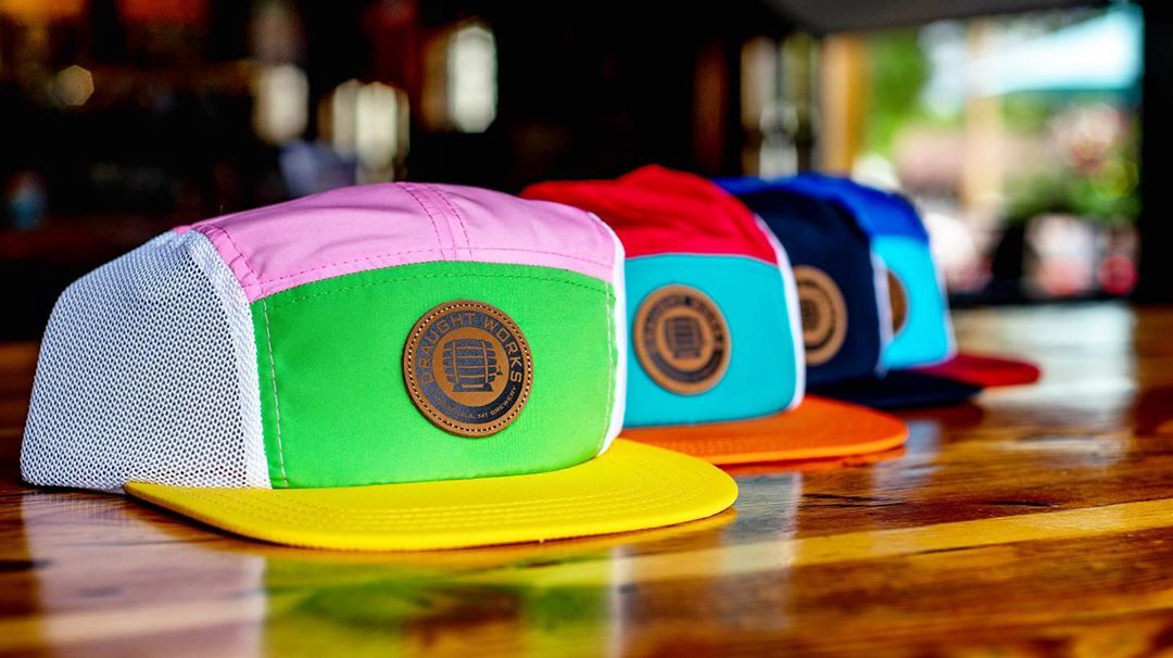 pukkainc's tweet photo. A Nylon Runner with Tech Mesh side panels is the perfect summer hat. Add a Leather Patch and some fun colors and you've got yourself a winning combination.
📷 @draughtworks
#nylonhat #runnerhat #summerhat #meshhat https://t.co/lI1Jbql3Rz