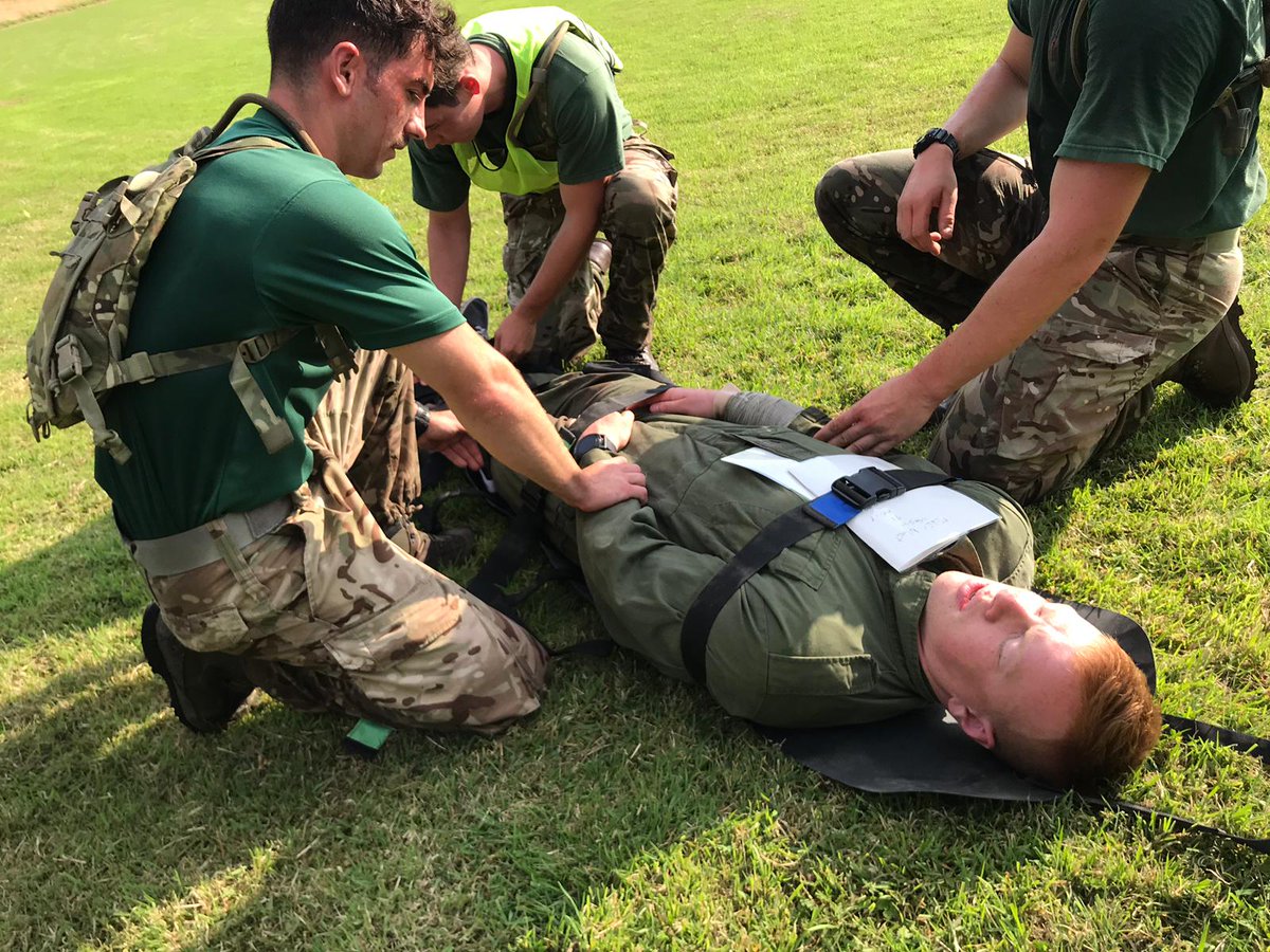 SapperJ's tweet photo. Making the most out of training, Sqn PT into a Med serial into a log race. Multi tasking at its finest.

#proudsappers #commandosappers #squadron https://t.co/B6D03O4Rv9