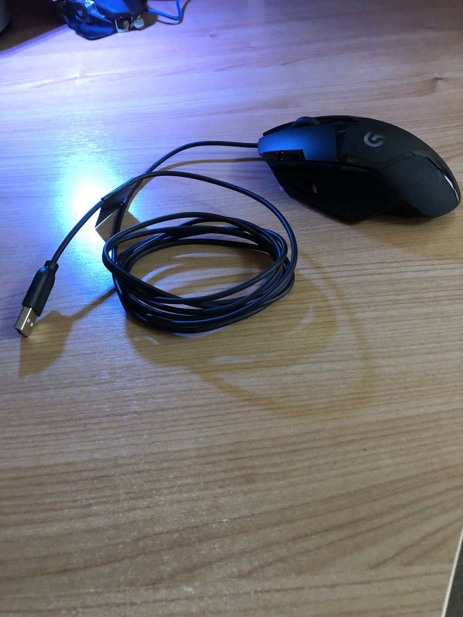 Sethum83's tweet image. With a new gaming laptop one needs a gaming new gaming mouse. So with that in mind I bought the Logitech G402 Hyperion mouse. #logitech #logitechg402 #gamingmouse #logitechgaming #logitechmouse #gaminglife #gamerforlife #gaming #gamer #youtube #youtuber #youtubers #youtubegamer