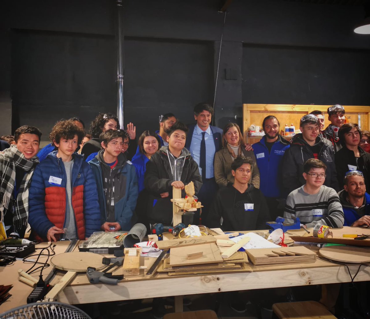 fundmustakis's tweet photo. Hemos recibido la visita de @acouvecorrea, Ministro del
@min_ciencia, donde compartió con los integrantes de #MakersMusicales y conoció en profundidad nuestro programa de Ciencia y Tecnología
¡Muchas gracias por la visita! https://t.co/22okPBRPrl