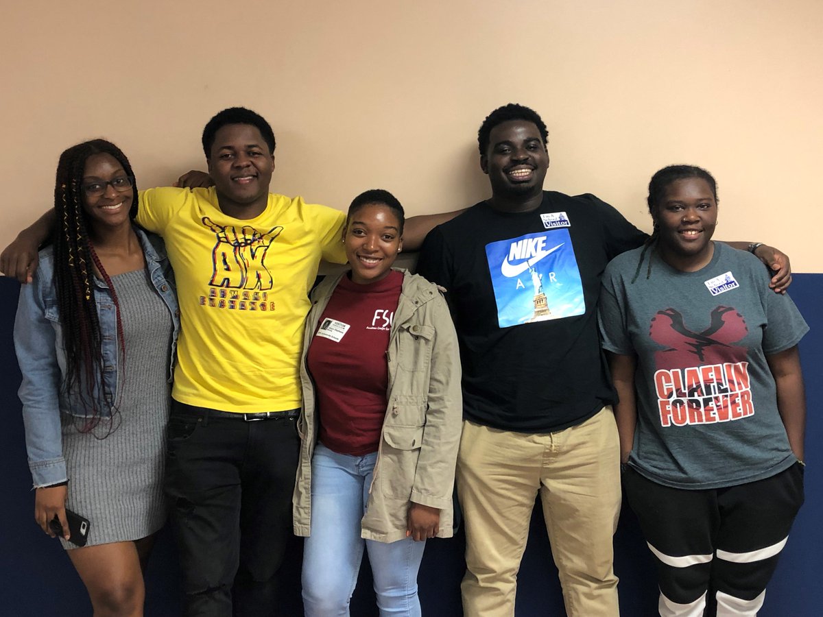 KIPPJax's tweet photo. Today, the @KIPPJaxKTC team hosted their College Application Bootcamp for the #Classof2020. They were joined by alumni from the #Classof2018 who shared their wisdom and insight on how to maximize the application process. #ToandThroughThursday #ReachHigher #BetterMakeRoom https://t.co/515XcwXxQz