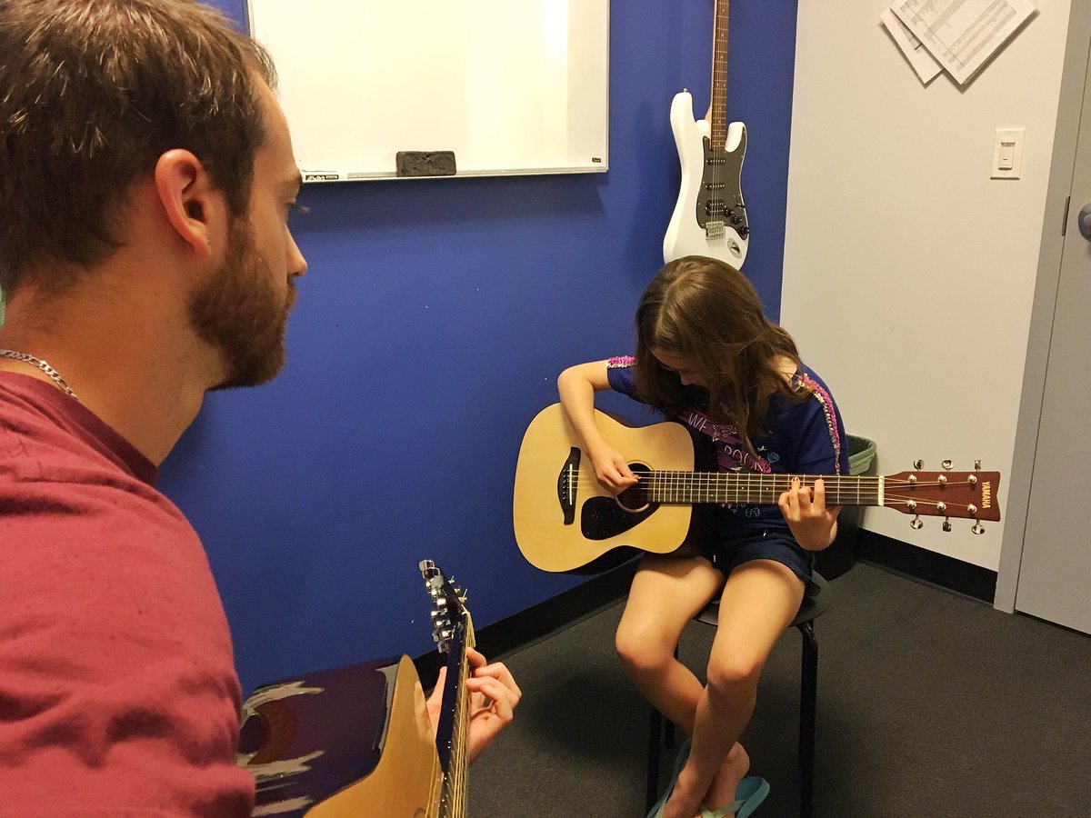 B2RNorthbrookIL's tweet photo. Mr. Luke and Claire have been making big moves in Guitar Level 1. Rock on!
•••••••
#bachtorock #bach2rock #b2r #b2rnorthbrook #music #rockband #guitar #bass #vocals #vox #drums #piano #keys #ukulele #dj #beatrefinery #band #stage #livemusic #songwriting #recording https://t.co/p2LIzlqSXY