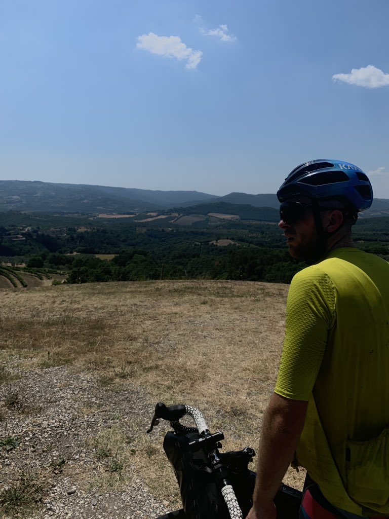 HowardWebsdell's tweet photo. Day two of riding:
Breakfast was a litre of Coca-Cola, a banana, a gel, half a slice of pizza and a positive attitude.
130k completed for the day, we intended a 160 but called it early as M’s stomach isn’t dealing great and spending time in sun.
Tomorrow Florence. https://t.co/xq5GTdD0zh