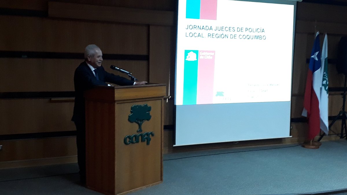 Fiscal de <a href="/ConafCoquimbo/">CONAF Dirección Regional Coquimbo</a>, Fernando Llona, capacita sobre Ley Forestal, a 11 jueces de 7 juzgados de policía local de #Elqui y #Limari, en la región de #Coquimbo
