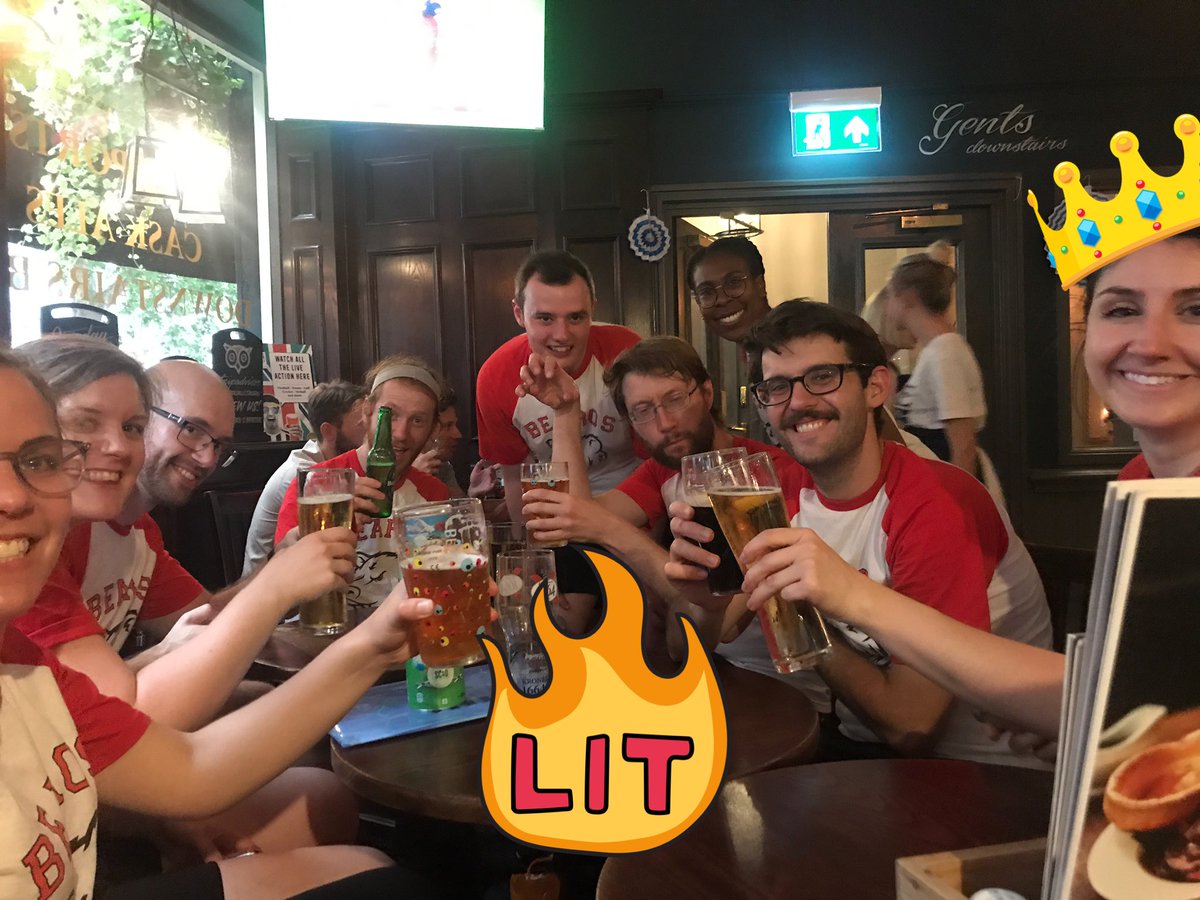 Does this look like a team that just MADE THE QUARTER FINALS!? #LCSL <a href="/CharitySoftball/">London Charity Softball League</a>