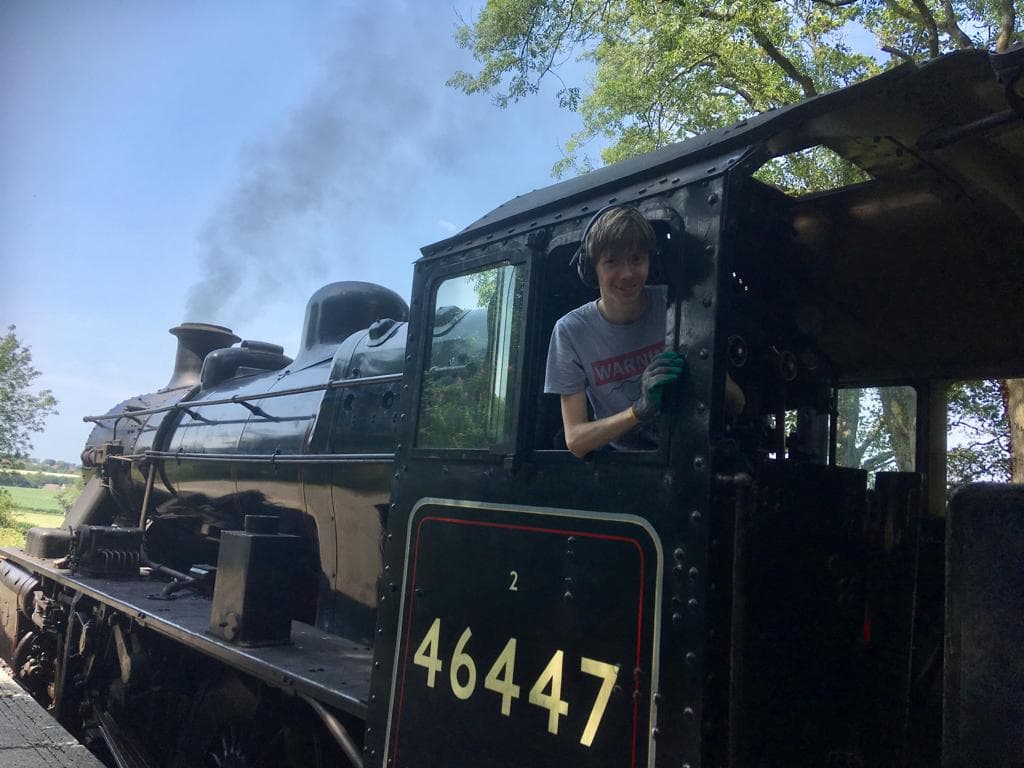 LocoResDep's tweet photo. 🚂 #LocoResDep #ModelRailway #Railway #railfan #RailwayMuseum #railbuff #trains #locomotives #railwayenthusiast #footplateexperience #heritagerailway #railwayheritage #railwayhistory
What a brill day at the East Somerset Railway driving a Ivatt Class 2 2-6-0! https://t.co/9O09QlyES4