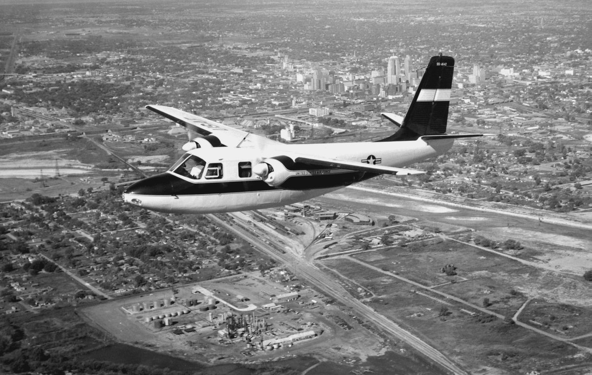 TCAircraft's tweet image. Maybe Ike was actually flying this #AirForce1 back to Gettysburg. #TwinCommander #aerocommander #shrike #ikesbird  #commander #generalaviation #OSH19 #eaaairventure