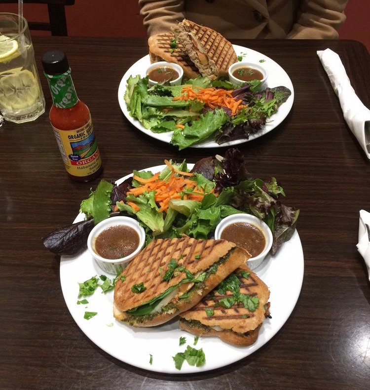 gccglendale's tweet image. Our Paninis are pressed tight and packed with goodness! 🥙 Who’s having a panini for lunch? #GreenCornerCafe

📸: Mike S. on Yelp – Thanks for sharing! 💚

📲 (818) 507-5003
📍 604 W. Glenoaks Blvd - Corner of Glenoaks and Kenilworth
🌐 organicgreencornercafe.net