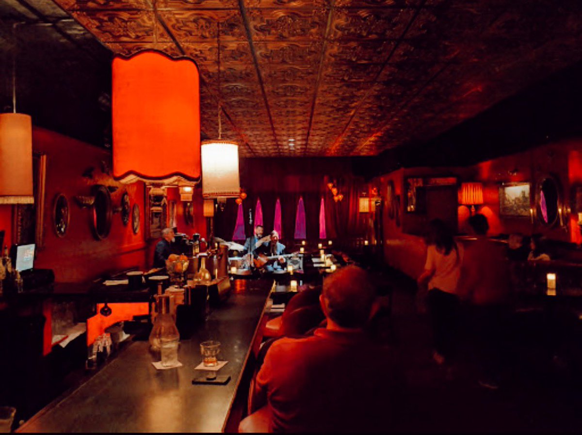BeKansasCity's tweet photo. It’s Thursday! ALMOST the weekend! 🙌🏼 If you’re looking for a place in KC to go out and get down then check out these awesome places! 
1. @updownkc 
2. @ThrowbackKC 
3. @PBRBigSkyKC 
4. @GreenLadyLounge 

Make sure you’re subscribed to our newsletter! 👉 https://t.co/yIKpLDjG2Y https://t.co/hxUX2rYmSF
