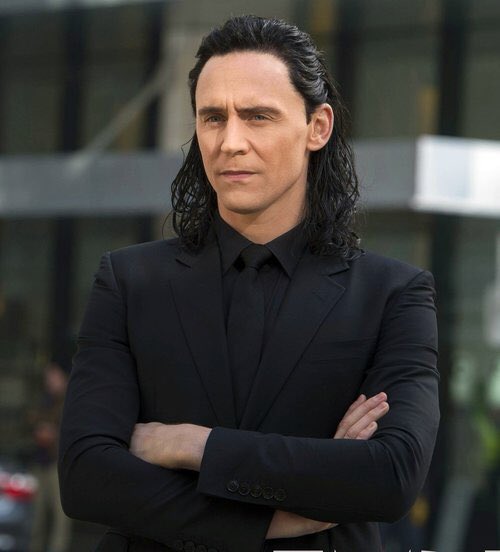it’s that time of the week where i’m obligated to talk about how much i miss witch suit loki and say how badly i want to see this look again