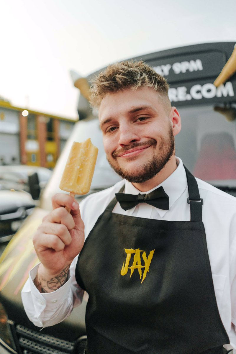 Vanguard_vw's tweet photo. Before &amp; After of the Ice Cream Van we wrapped for TGF @RomellHenryTgf @JayFromTGF #TGF https://t.co/gf4q09Nfn8