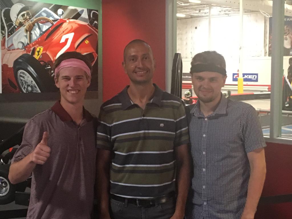 CorningTalent's tweet photo. Two thumbs up 👍 👍 to our #Interns in Austin, TX today that are out celebrating @wayup's #NationalInternDay!

#CorningIntern #CorningCampus #CorningTalent https://t.co/ffQkldGGId