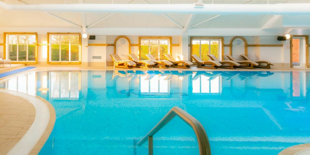 Looking for a longer membership that will allow you to train throughout the year? 🏃
 
Join us at The Park Royal Leisure Club and Spa this July and you'll receive 12 months membership for the price of 11! 💪
 
To join, call 01925 730 000 or enquire online bit.ly/parkroyalleisu…