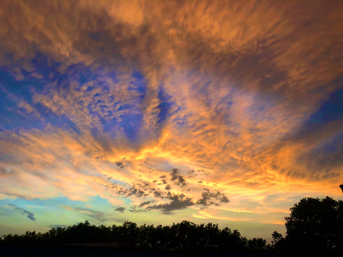 rhibar_tweets's tweet image. #LondonSunset