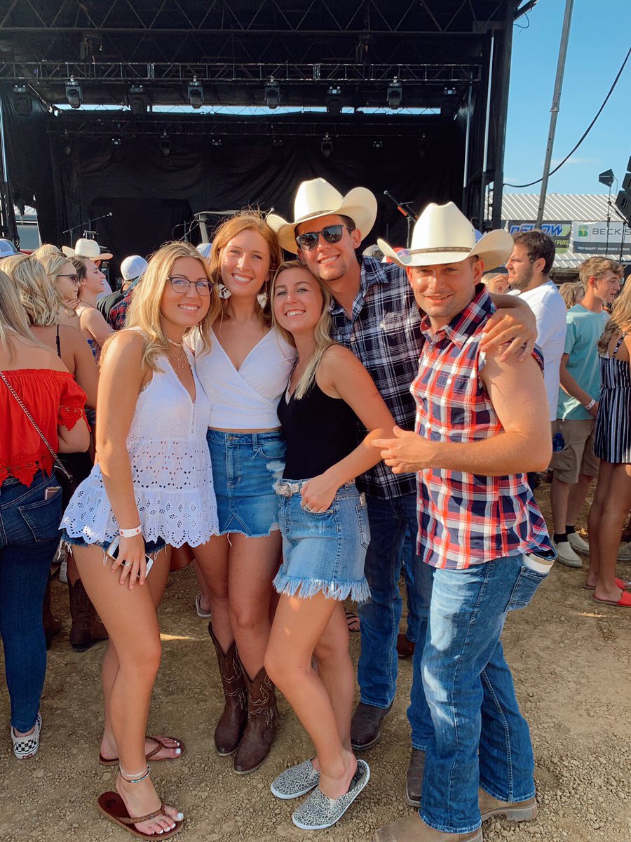 If only <a href="/RileyGreenMusic/">Riley Green</a> was coming with <a href="/lukecombs/">Luke Combs 🎤</a> &amp; <a href="/MorganWallen/">morgan wallen</a> to Louisville in December