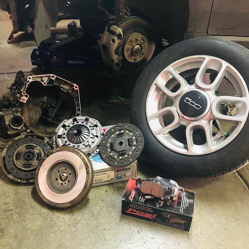 EnFrenos's tweet photo. Fiat 500 SPORT 
Clutch y Frenos de Alto Rendimiento @frenosedomex @frenoscdmx @frenosperfectos @frenosizcalli #exedy #stoptech #posiquiet #clutch #frenos #sinfrenos #balatas #FelizJueves https://t.co/fJozHxLSkX