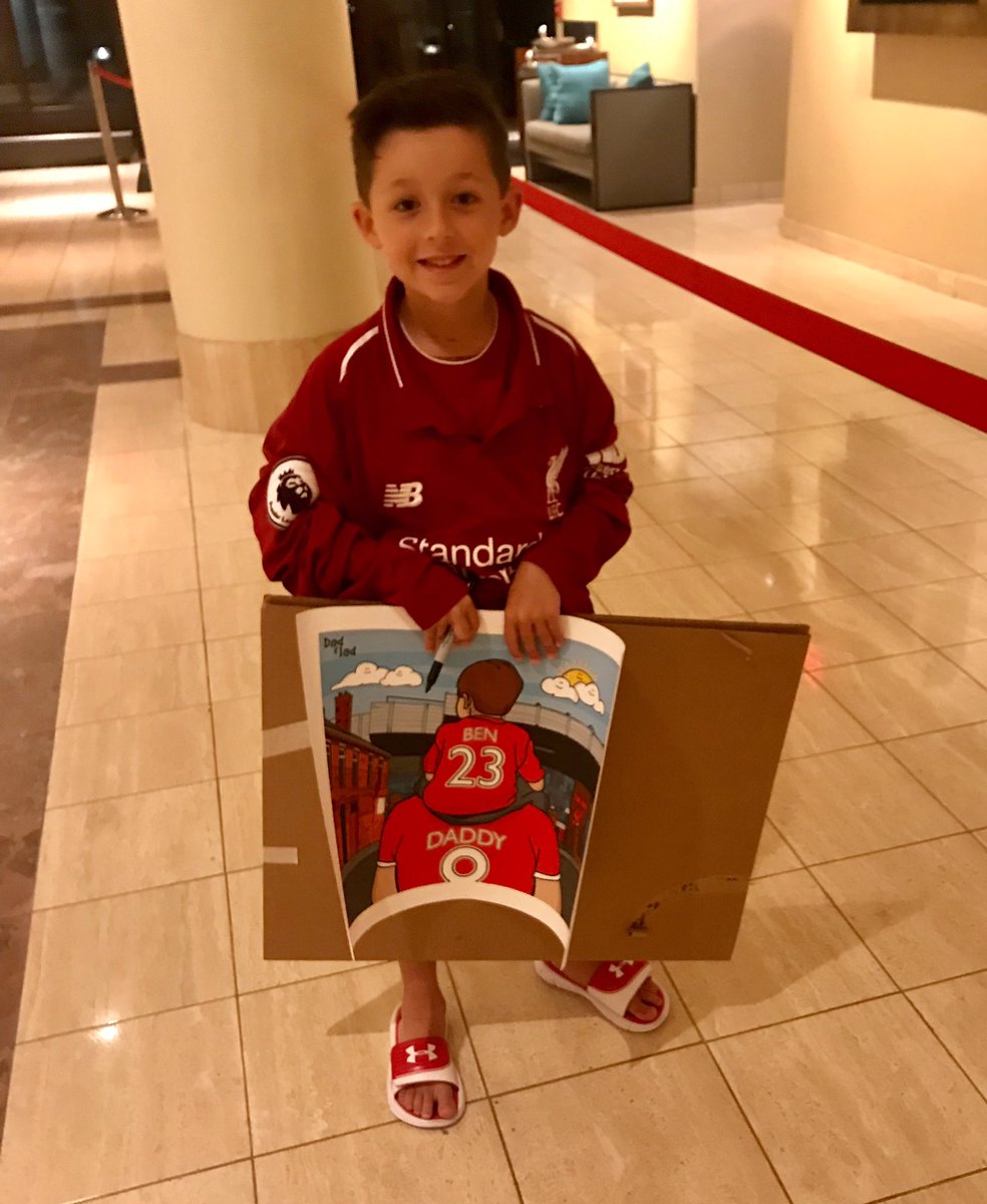 erinquinny's tweet photo. HUGE thank you to @JurgenOfficial @Alex_OxChambo @DivockOrigi @andrewrobertso5 @_fabinhotavares @RhianBrewster9 @seppvdberg @jamiewebsterlfc and @LFC for making my little man’s dreams come true!  You guys ROCK! @PLinUSA @TheRedmenTV @LFCUSA @premierleague #MyPLMorning https://t.co/kxKJjiEZd2