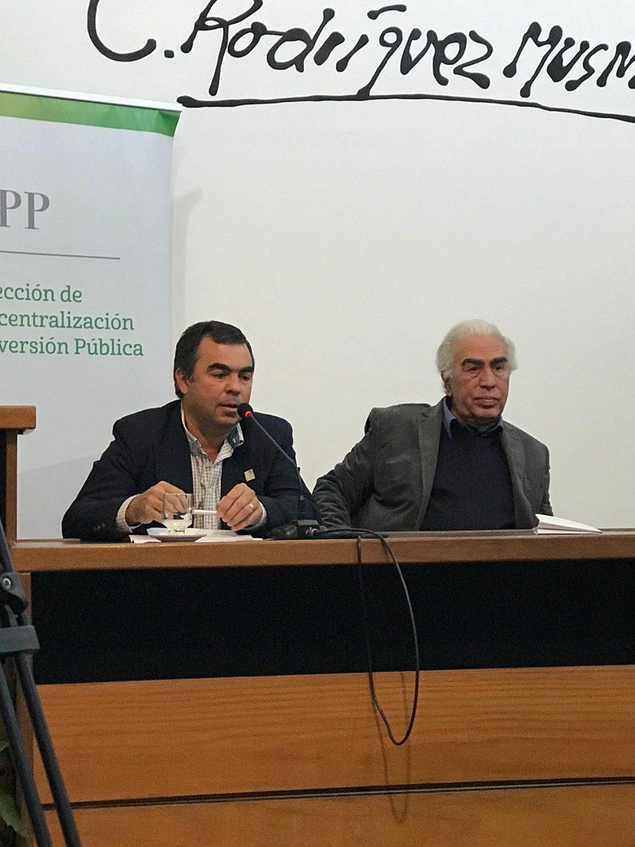 2030Salto's tweet photo. #Ahora Apertura del Foro Presentación de la Agenda de Desarrollo Salto 2030 a cargo del Grupo Impulsor 
@oppuruguay @id_salto @SaltoHorticola @DL_Claeh @UCUSalto @ccisalto1 https://t.co/KXVkdYrN3a
