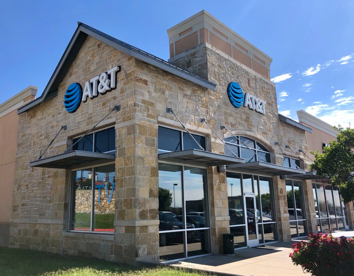 New to the #TwitterWorld!!! Weatherford COR Store is kicking the door down and joining the social media frenzy. 😎👍🏼 #WeFancyNow #Xfactor #CuttingHorseCapital #WeAreNTXDynasty #FWC