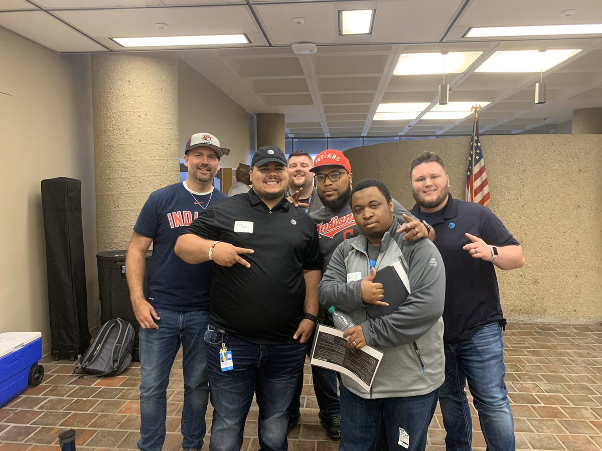 MusicSaviour's tweet photo. Had a great 2019 CRU World Series Business Accelerator We got some great knowledge about selling all business solutions and keeping #OHPA the number 1 team !!! 💯💪🏽💯💪🏽🤙🏼🔥🔥🔥🔥🔥@JordanAbdur @Mumphz @BigHermATT @graf_kenny  #roadto40 https://t.co/gmFKneqOGX