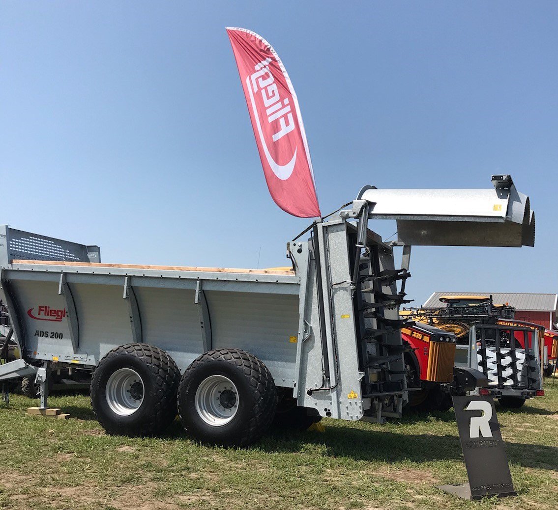 FlieglUS's tweet photo. Wisconsin Farm Technology Days 2019
Walter Grain Farms, Johnson Creek, WI
July 23-25, 2019 (We are in stand 856 and 937)
#wisconsinfarmtechnologydays #wisconsinfarmtechdays #weareFliegl #Fliegl #Flieglontour #farmequipment #agriculture #ADS200#Flieglpanther https://t.co/Y0GRRR96Kd