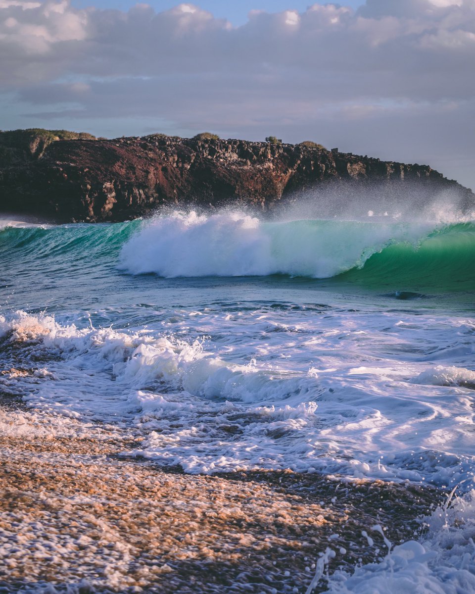 emitoms's tweet image. I love the ocean 😍 @seeMolokai