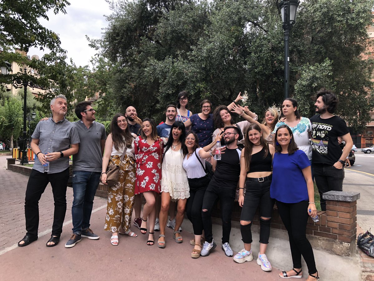 MyriamCarrel's tweet photo. 44 #TalentosDigitales de la 18° Promoción del #MasterMPD presentan su #Proyecto360 entre hoy y mañana! Batiendo récord 80% de alumnos de presencial
Habéis llegado a meta 🏁 con gran esfuerzo tras un año duro de entrenamiento, la mayoría con una #BecaTALENTic ¡ENHORABUENA! 🙌🙌🙌 https://t.co/WN0wNWj52b