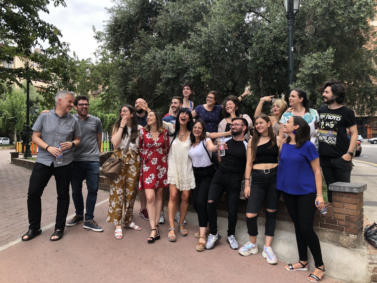 MyriamCarrel's tweet photo. 44 #TalentosDigitales de la 18° Promoción del #MasterMPD presentan su #Proyecto360 entre hoy y mañana! Batiendo récord 80% de alumnos de presencial
Habéis llegado a meta 🏁 con gran esfuerzo tras un año duro de entrenamiento, la mayoría con una #BecaTALENTic ¡ENHORABUENA! 🙌🙌🙌 https://t.co/WN0wNWj52b