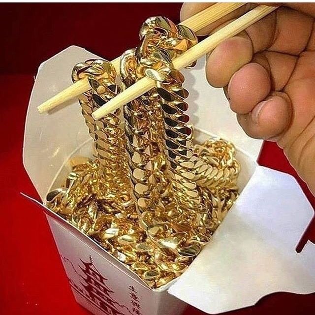 Underlandrising's tweet photo. Follow #UnderlandRising for more #art and #vaporwaveaesthetics
.
|| udon || #udon #noodles #gold #chains #vaporwaveedits            
. https://t.co/ZG6DKk9k3Z