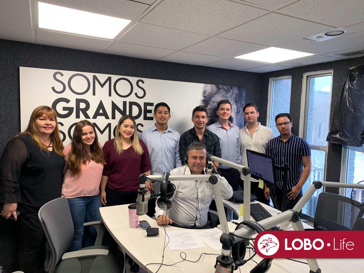 UDS_Hermosillo's tweet photo. Hoy en punto de las 6:30 de la mañana los alumnos de 6to cuatrimestre de la Lic. Comercio Exterior y Aduanas, y los alumnos de 3er cuatrimestre de la Lic. Mercadotecnia asistieron a Lobos FM 103.5 con Marco Antonio Morales para hablar del tema "Finanzas Personales".
#SomoLobos https://t.co/moz09eZ1LS