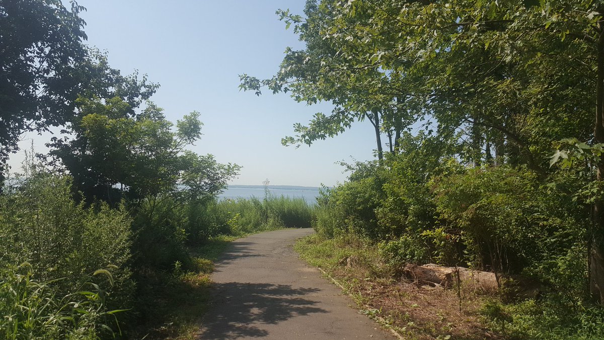 MikeWReilly's tweet photo. Nice walk around the Prince's Bay area earlier today. Enjoyed the awesome views and trails through Wolf's Pond Park and the surrounding area. #VisitAPark #AroundThe62ndAD #SouthShore #StatenIsland https://t.co/GqABuxW8Tg
