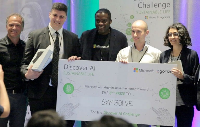 Concordia's tweet photo. #CUstudents Sara Amini & Paul Bugnon are working to improve breast reconstruction. Read more about their award-winning #AI surgical #innovation https://t.co/cvI53wHP08 #DiscoverAIchallenge https://t.co/0sfa4jQGof