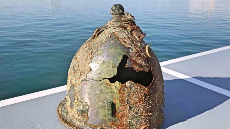 BuaAldo's tweet photo. grazie alla intuizione e al lavoro dell’indimenticabile amico #SebastianoTusa dopo 2200 anni recuperati ancora #rostri, risalenti alla epica #battagliadelleEgadi, oltre un insolito significativo elmo!I reperti dopo restauro saranno collocati a #Favignana! @a_piedi_nudi @gaearmao https://t.co/iZnQ903YAq