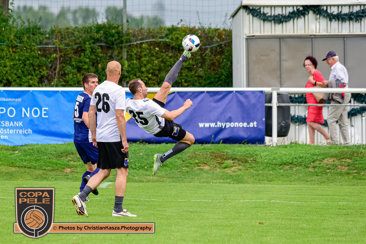 m_ortlechner's tweet photo. „I believe I can fly“!
Mit Einsatz und Stil für das Team COPA PELE vs. SV Langenrohr Legenden verteidigt. Und neuerdings auch als Obmann!
#copapele https://t.co/jn51UhjT86