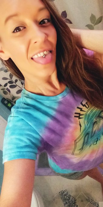 Wild hair today #lazyday #ThursdayMotivation #thursdayvibes #PositiveVibesOnly https://t.co/8DqhvyLC<a href="/tag/lazyday"class="tags">#lazyday</a><a href="/tag/thursdaymotivation"class="tags">#ThursdayMotivation</a><a href="/tag/thursdayvibes"class="tags">#thursdayvibes</a><a href="/tag/positivevibesonly"class="tags"><span>#positivevibesonly</span></a>
