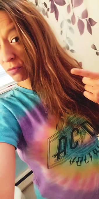 Wild hair today #lazyday #ThursdayMotivation #thursdayvibes #PositiveVibesOnly https://t.co/8DqhvyLC<a href="/tag/lazyday"class="tags">#lazyday</a><a href="/tag/thursdaymotivation"class="tags">#ThursdayMotivation</a><a href="/tag/thursdayvibes"class="tags">#thursdayvibes</a><a href="/tag/positivevibesonly"class="tags"><span>#positivevibesonly</span></a>