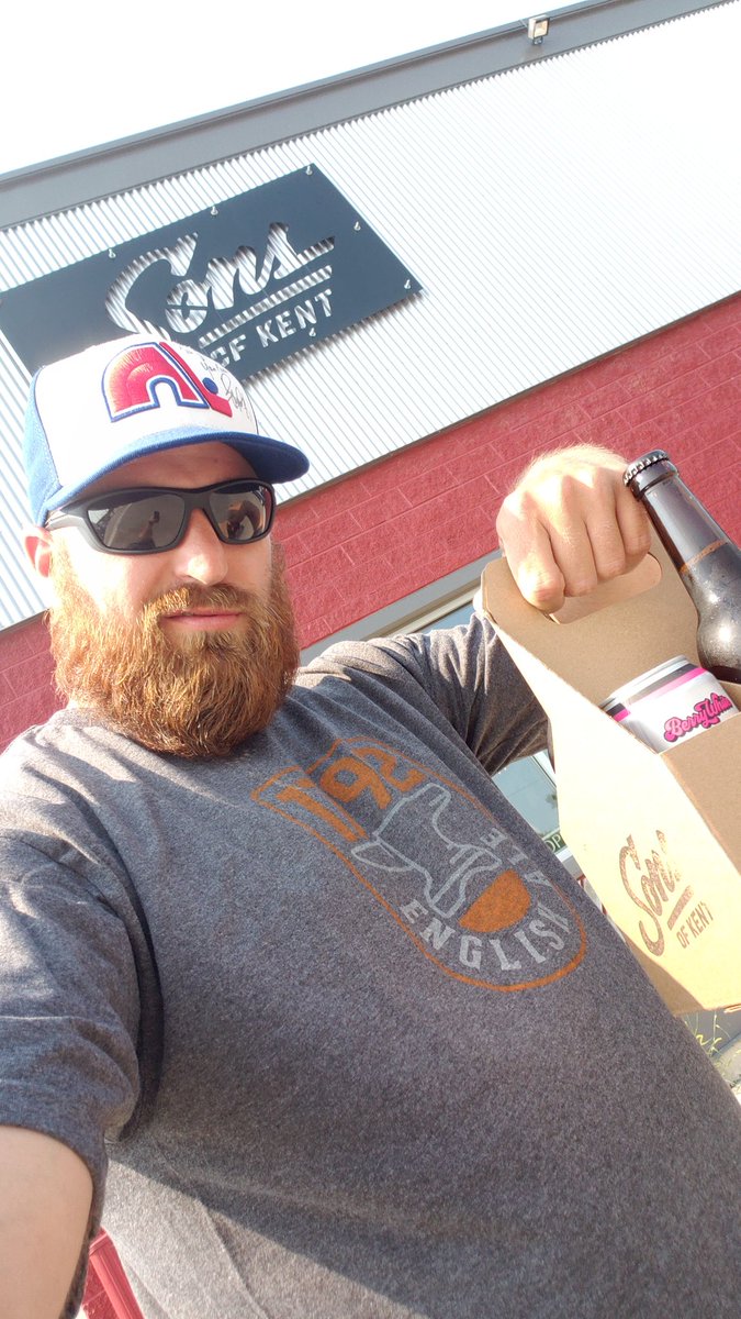 BigBossySoldier's tweet photo. @Todd_Warriner
Stopped into Chatham-Kent today to try a few brews 🍺 from your hometown.
I was reppin the Hat by your draft team.
Bartender asked me why i was in town and I told him i was a huge #ToddWarriner fan ..
Thank you for always supporting the troops.
#TBT https://t.co/TcEHSBTtbE