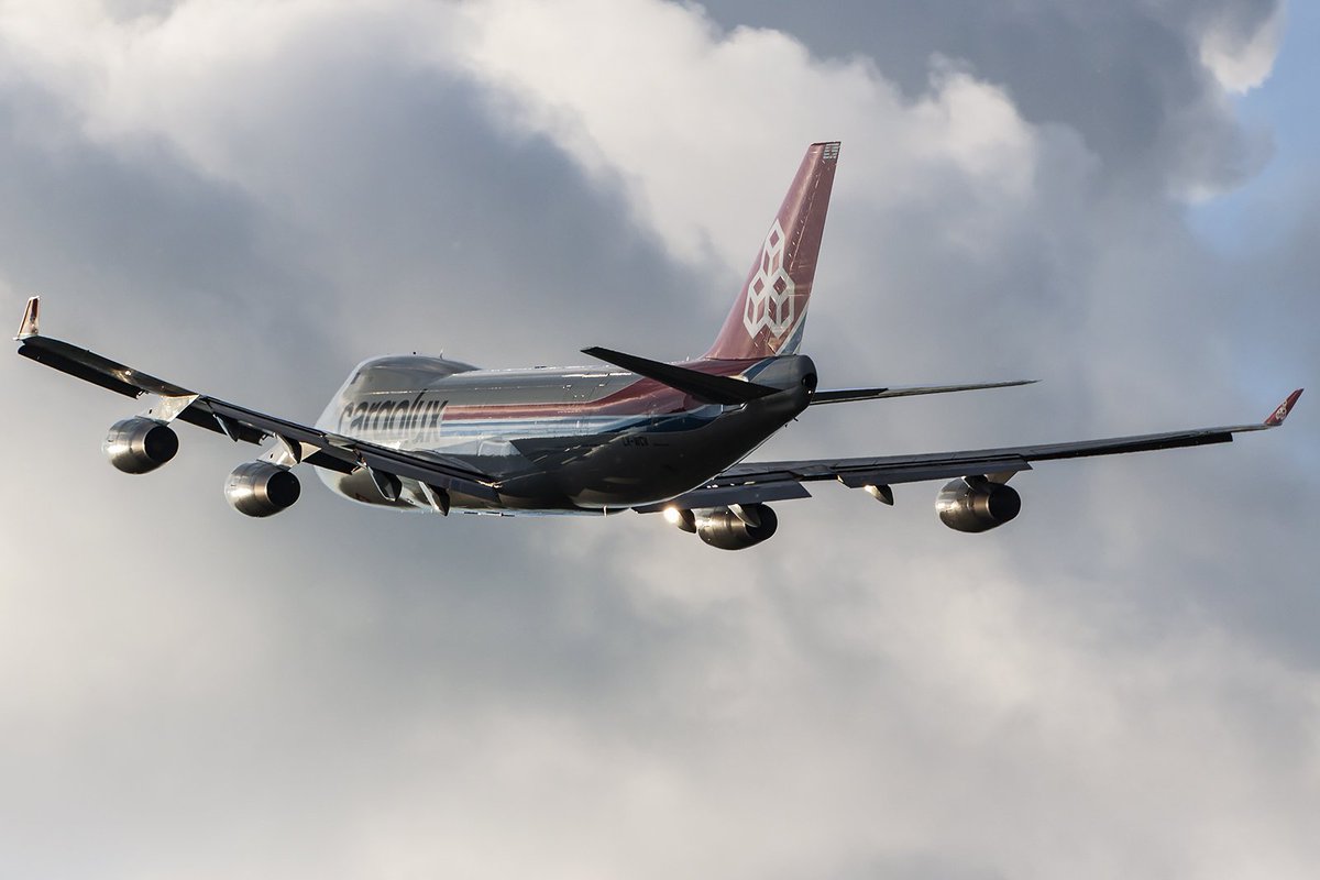spotterdomb's tweet photo. Cargolux @Boeing 747 Take off LHBP Int. Airport (@budairport) 
@Cargolux_Intl @planefinder @PlaneSpotIsCool @flightradar24 @iLove_Aviation #Boeing #queenoftheskies #avgeeks #planespottinglive #planes #aviationdaily https://t.co/Xx2gfUlMib