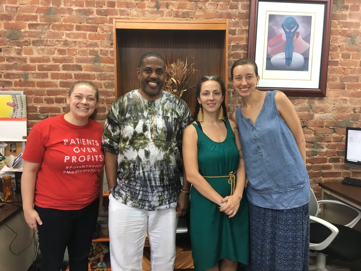 brooklyn_grows's tweet photo. Grateful that @SenatorParker took the time today to meet with @AncientSong7 & doula-constituents Alaska& @SapientiaOscen to discuss concerns around the #NYDoulaBill & how to improve #MaternalHealth in the district! #BeyondBirthWork #BlackMamasMatter https://t.co/k9IF0H55SL
