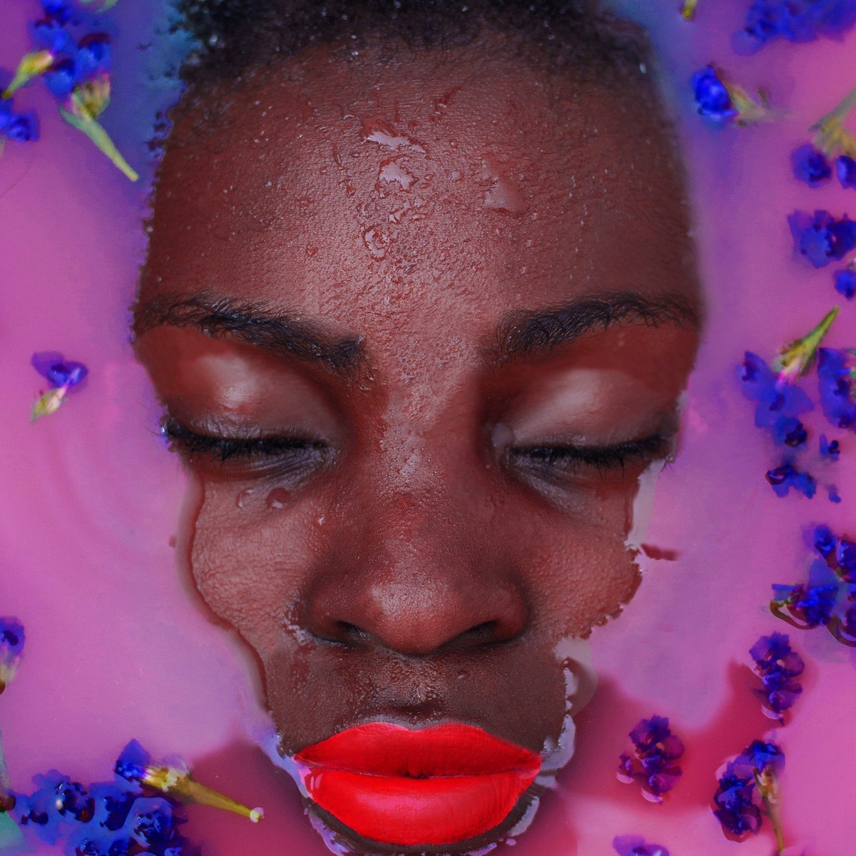 Tiskies_us's tweet image. It's time to get a makeover being #InspiredByColor

#Makeover #Color #HappinessIsPower #GirlPower #Empower #WeEmpower #WeCan  #EmpoweringWomen #Style #Statement #AfricanFashion #NigerianClothes #Trendsetter #WomenStyle #BlackGirlMagic  #FashionLover #Fashion #BohoStyle