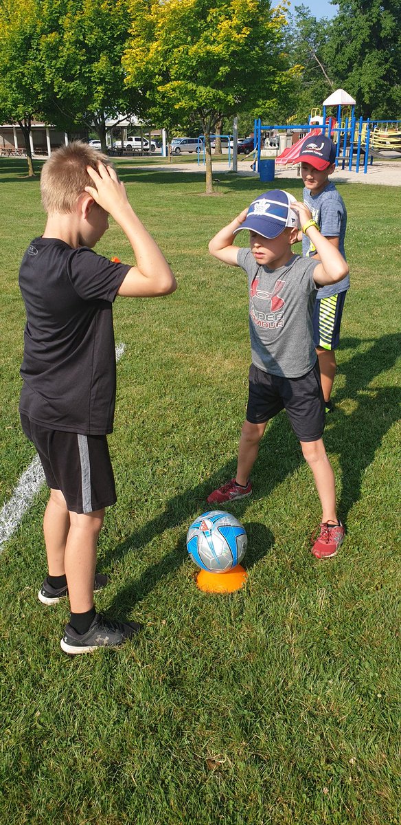EDCoachingCA's tweet photo. Another amazing day today lots of fun😁🇨🇦 -Cannot beleive its last day already tomorrow 😪 #keeperwars #snatch #bulldog @NorthPerth1 https://t.co/2F9fGyBPTq