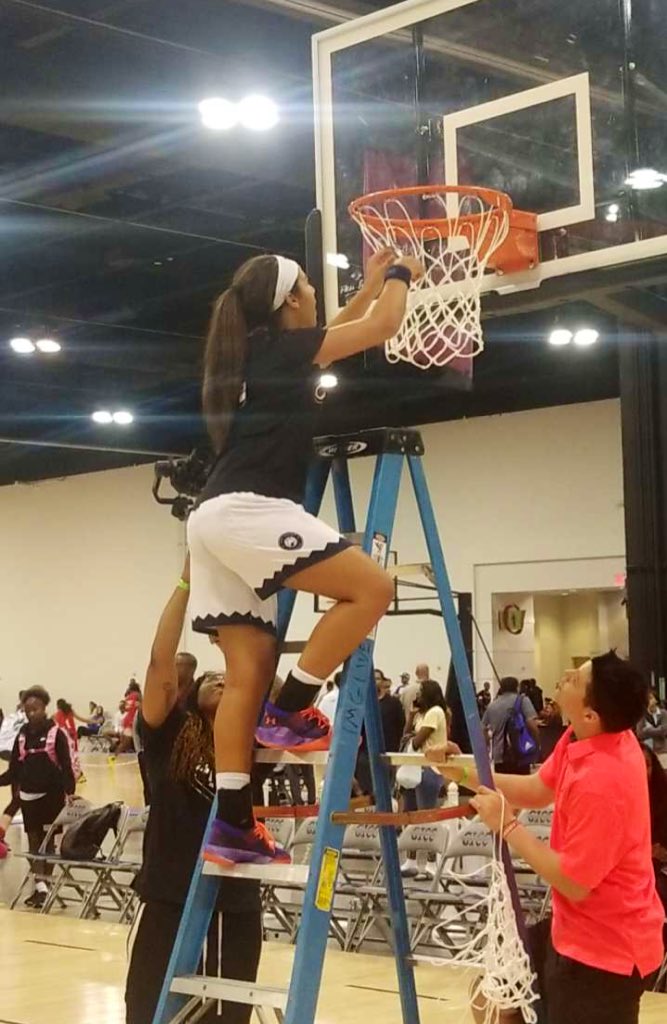 coach_hodgey's tweet photo. Congrats @kendallfolley on winning the @GirlsUAA 16u National Championship today! Her work ethic makes her tough, her play this summer has made her tougher! Bring back some #NetCutting experience to the 45036! https://t.co/J3jxdGyGuk