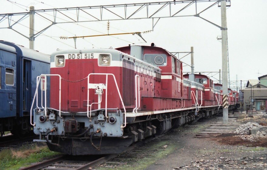 休車中のDD51 ④ 国鉄時代の末期には各地で余剰となったDD51が機関区