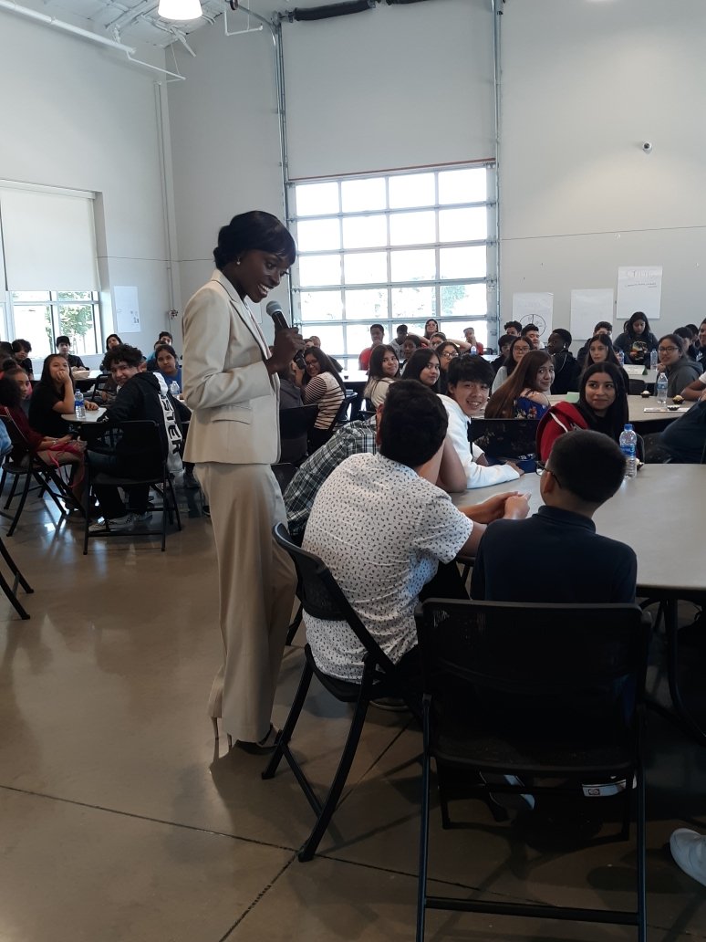DuncanMathsEd's tweet photo. Our @AvalosPTECH keynote speaker, the Rev @LAKESHIABARNETT, was captivating. Pearls of wisdom, beautifully crafted around stories that resonated with our students
#ptech #allin4aldine
#dreambig https://t.co/3M7QEfbeP6
