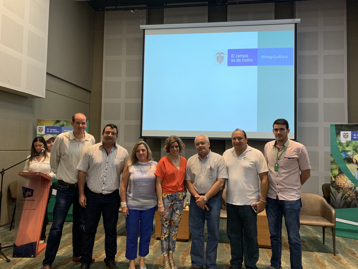 marcela_uruena's tweet photo. El éxito de la Jornada de Negocios #CosecheYVendaALaFija de @MinAgricultura #Montería, es resultado del trabajo de aliados estratégicos por #UnPaísConEquidad @GobCordobaUnida @monterialcaldia @BancoAgrario @ICACOLOMBIA @URestitucion @ADR_Colombia @UPRAColombia @PROPAIS y @Finagro https://t.co/I1k2azmI2J