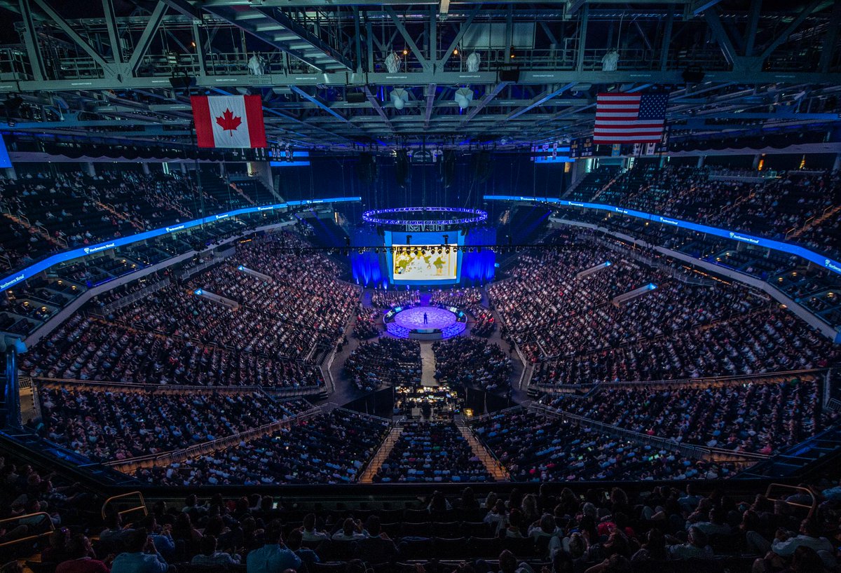NM_Financial's tweet photo. This week, @NMFinancial representatives, families and staff convened for annual meeting at the @WICenterMKE and @FiservForum in Milwaukee. The 3-day event featured a celebration of accomplishments, education opportunities, networking and events. #NMAM2019 https://t.co/5vOXrrNWvZ