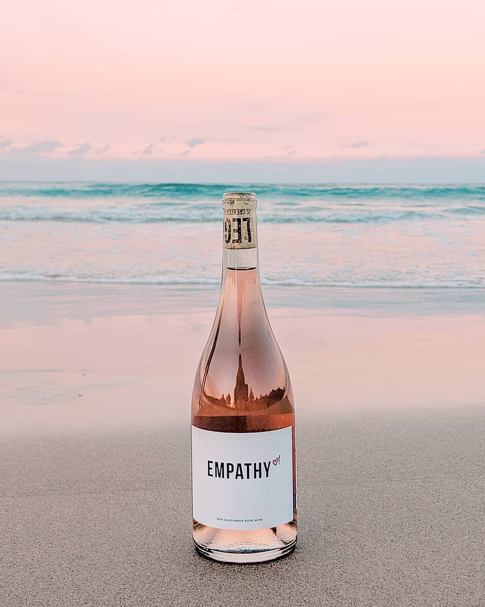 tigeswinemaker's tweet photo. @EmpathyWines are finally in Australia thanks to @vinomofo @justindry ♥️! Love your work @garyvee Can't wait to taste the rest of your wines 😎👊💥🍷 https://t.co/Y8HGvZMWF1
